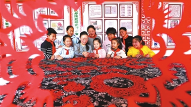 非遗剪纸进校园