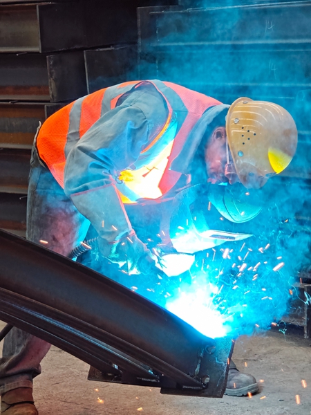 G212仁怀茅台至苍龙段骑马山隧道右幅顺利贯通