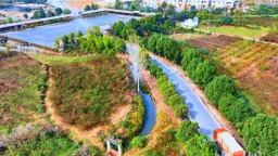 一线串景吸引千万游客 随州“心形”公路画圆