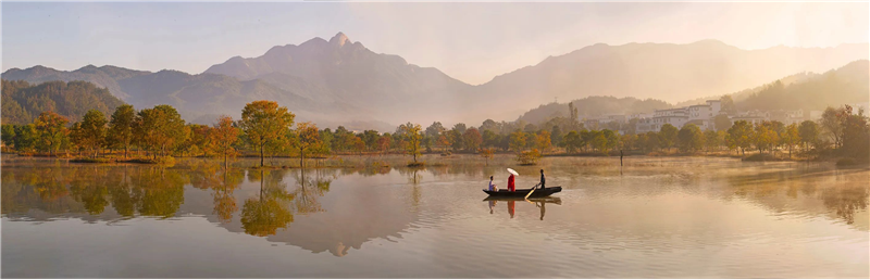 【圖集】湖北羅田:水上紅葉映蒼穹 柿裏牧歌話鄉愁