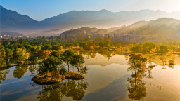 【图集】湖北罗田：水上红叶映苍穹 柿里牧歌话乡愁